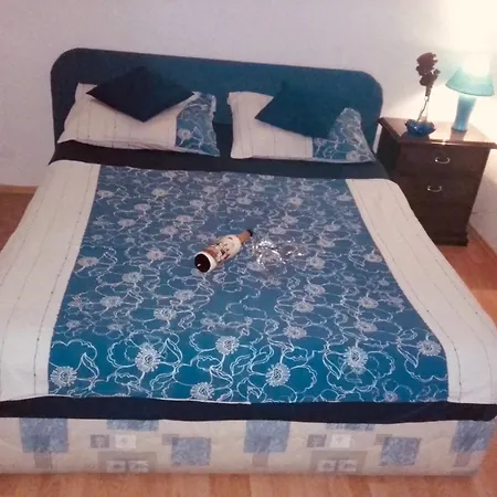 Angelina Jolie Apartman *