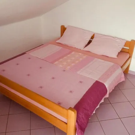 Angelina Jolie Apartman