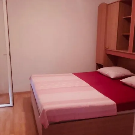 Angelina Jolie Apartman *