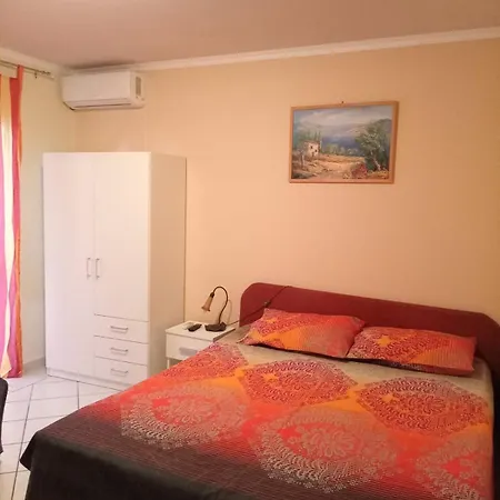 Angelina Jolie Apartman *